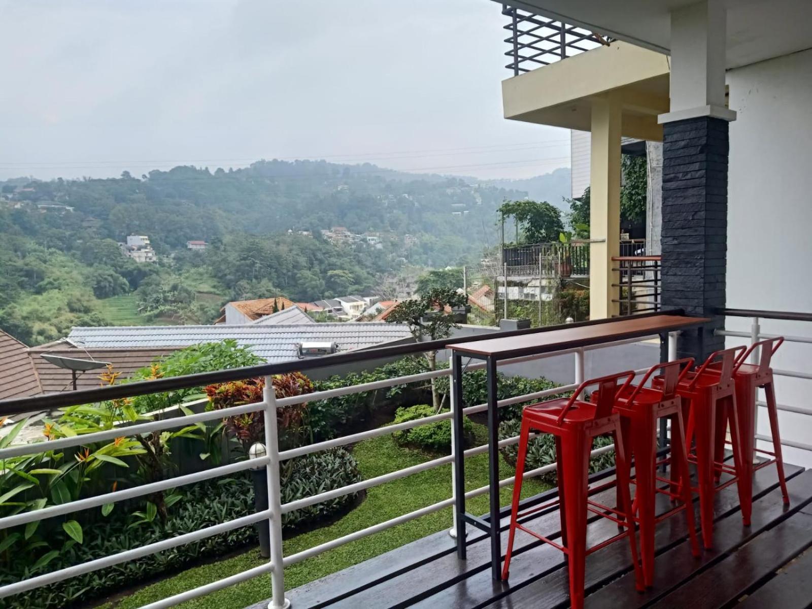 Villa Keluarga Syariah Resor Dago Pakar Bandung - View Bukit Екстериор снимка
